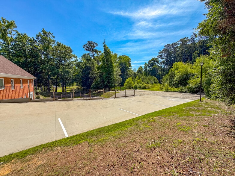 More Photos Of 2100 Gravel Springs Rd, Buford Medical For Sale