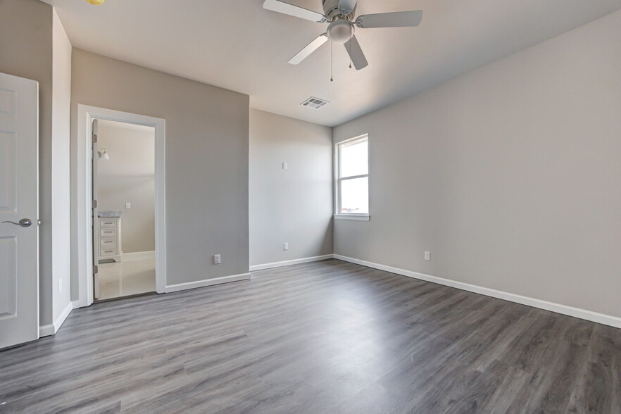 More Photos Of 12001 Rivers Trl, Oklahoma City Specialty For Sale