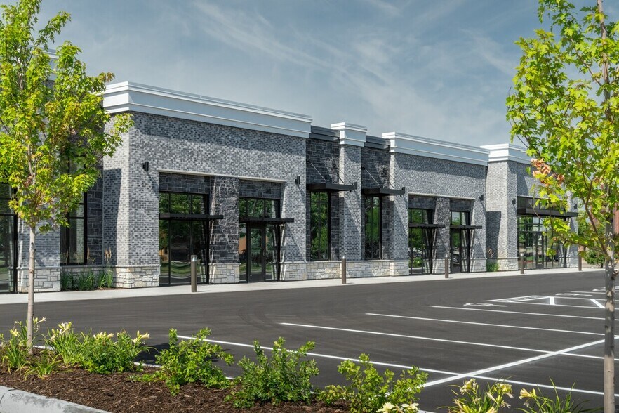 More Photos Of 136th Avenue North, Rogers Storefront Retail Office For Lease