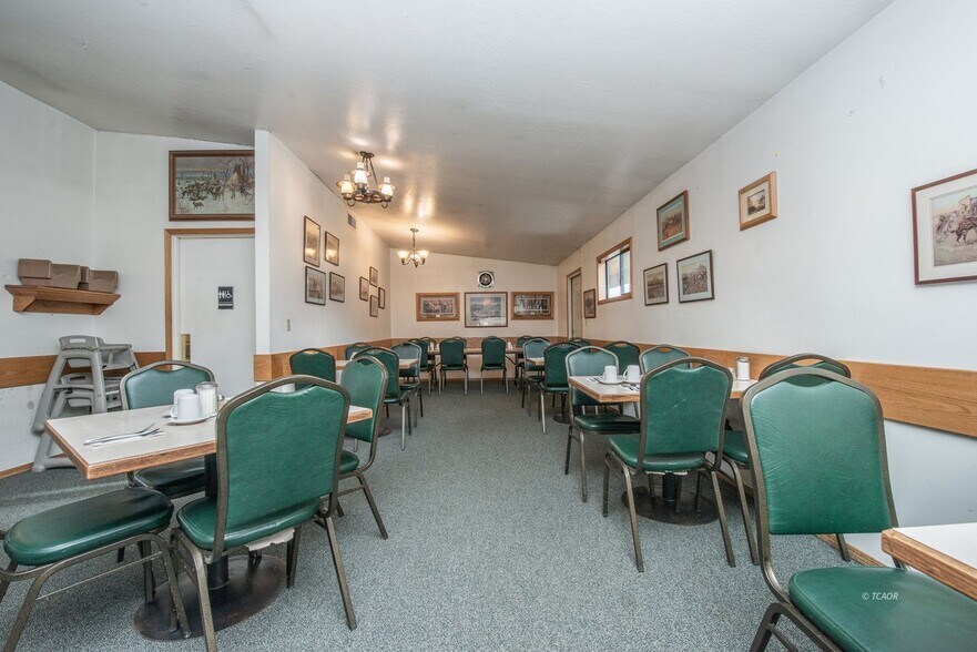 More Photos Of 790 Main St, Weaverville Restaurant For Sale