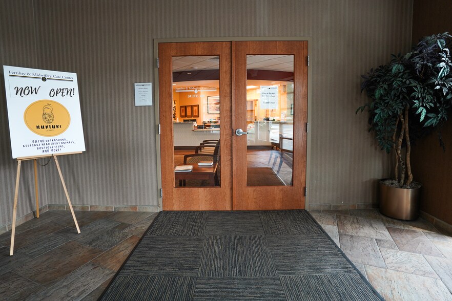 More Photos Of 10228 Dupont Circle Dr, Fort Wayne Medical For Lease