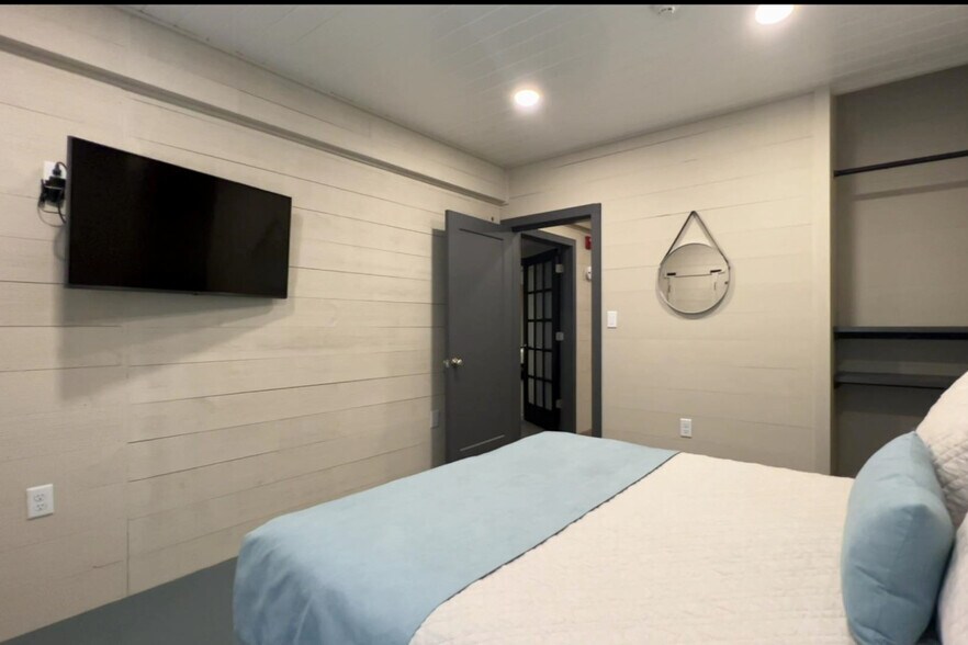 More Photos Of 156 Teaticket Hwy, Falmouth Freestanding For Sale