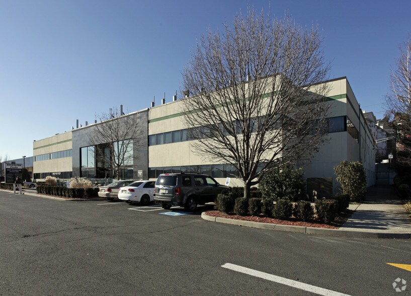 More Photos Of 725 River Rd, Edgewater Medical For Lease