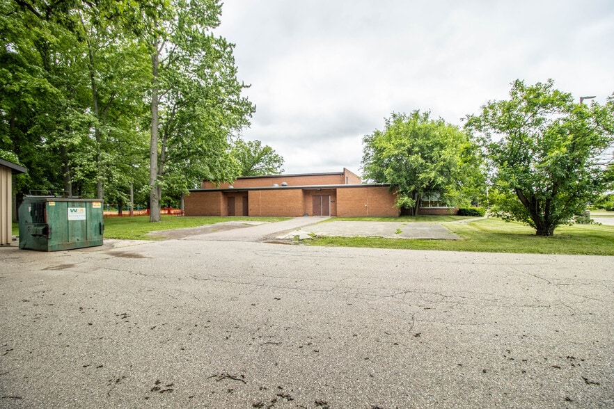 More Photos Of 11218 N Linden Rd, Clio Schools For Sale