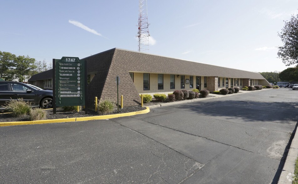 1767 Veterans Memorial Hwy, Islandia, NY 11749 For Lease