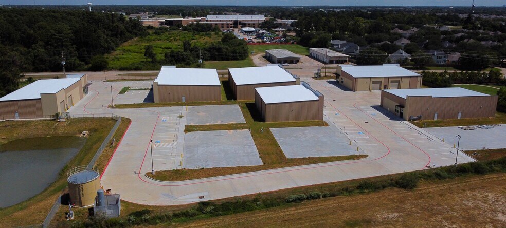 More Photos Of 11811 Champion Forest Dr, Houston Unknown For Lease