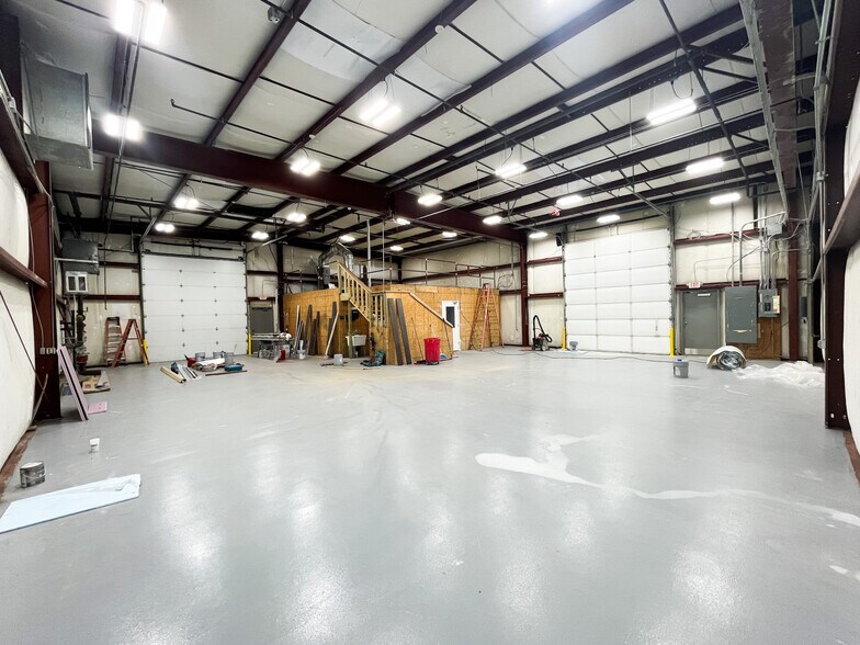 More Photos Of 2465 E Jean St, Springfield Auto Repair For Lease