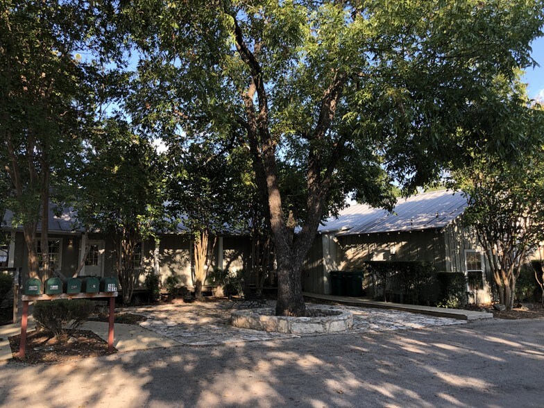 More Photos Of 512 E Blanco St, Boerne Office For Lease