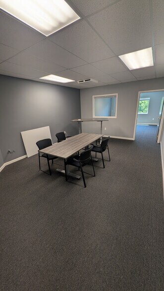 More Photos Of 20055 SW Pacific Hwy, Sherwood Office For Lease