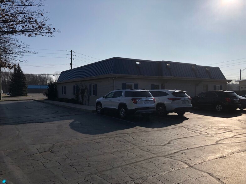 More Photos Of 44 N Girls School Rd, Indianapolis Office For Sale