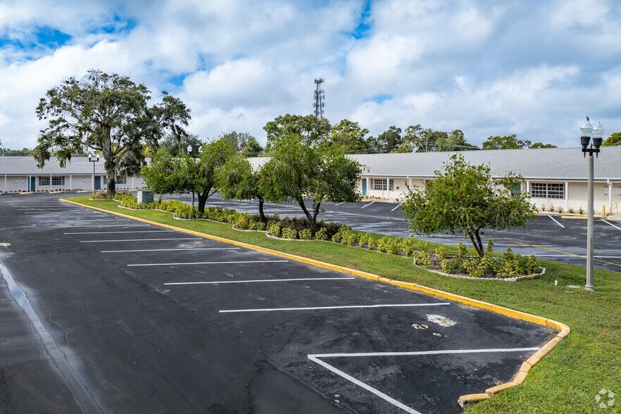 More Photos Of 5622 Marine Pky, New Port Richey Office Residential For Lease