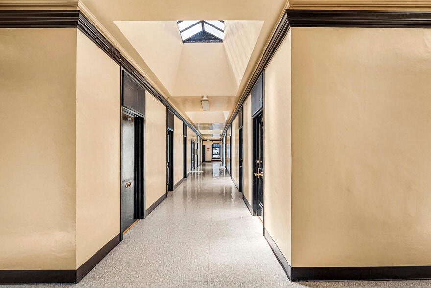 More Photos Of 6400-6404 Hollywood Blvd, Los Angeles Office For Sale