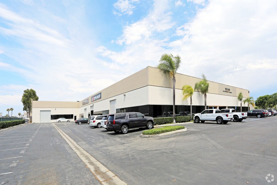 More Photos Of 2925 Airway Ave, Costa Mesa Warehouse For Lease