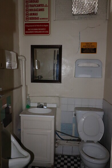 More Photos Of 2116-2132 S San Pedro St, Los Angeles Storefront For Lease