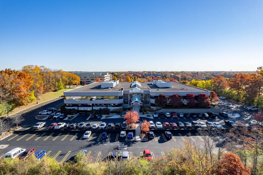 More Photos Of 691 N Squirrel Rd, Auburn Hills Office For Lease