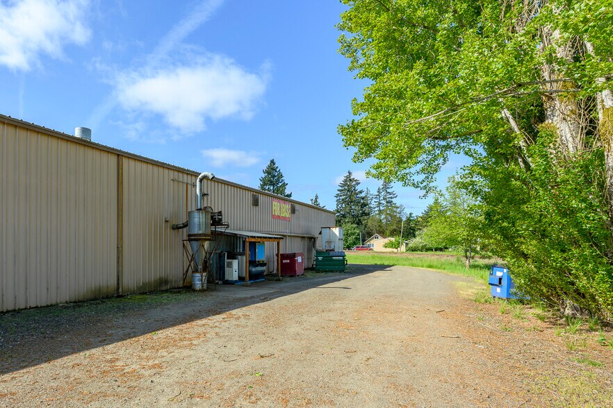 More Photos Of 460 NE Yamhill St, Willamina Distribution For Lease