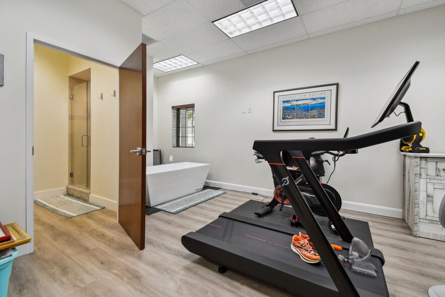 More Photos Of 8258 118th Ave N, Largo Medical For Sale