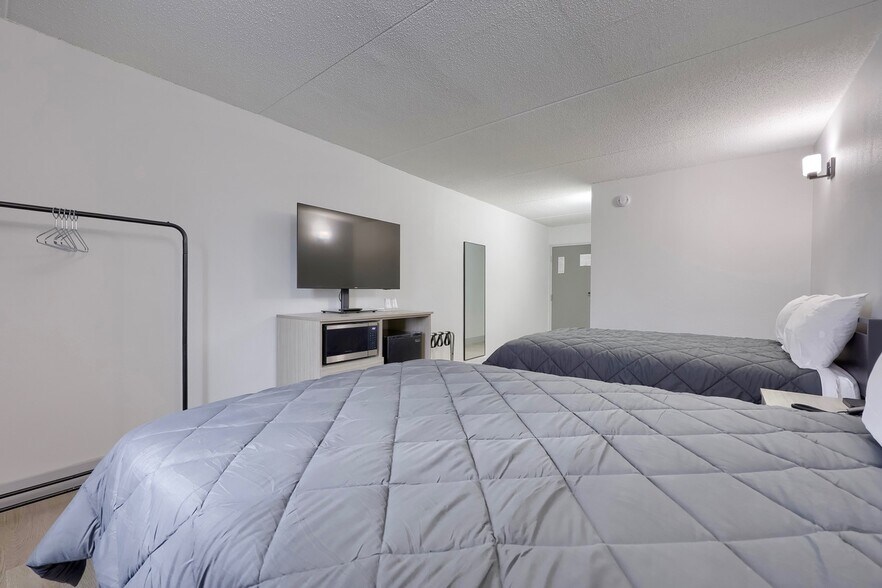 More Photos Of 2140 Lincoln Hwy E, Lancaster Hotel For Sale