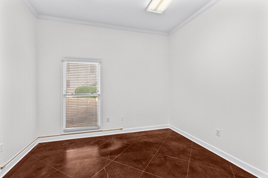 More Photos Of 403-C Towne Center Blvd, Ridgeland Office For Sale