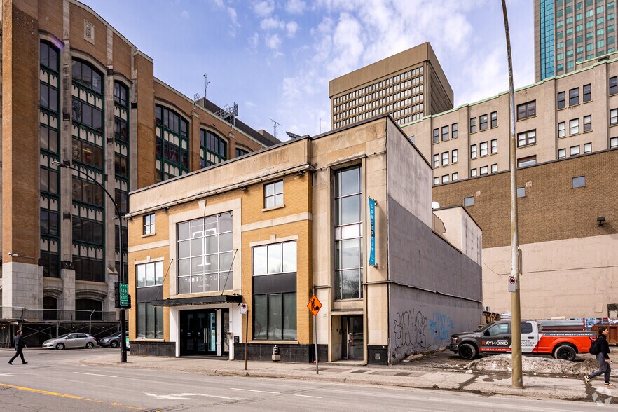 More Photos Of 995-997 Rue Saint-Jacques, Montréal Storefront Retail Office For Sale