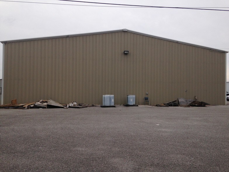 More Photos Of 141 Vanderbilt Ct, Bowling Green Industrial For Sale