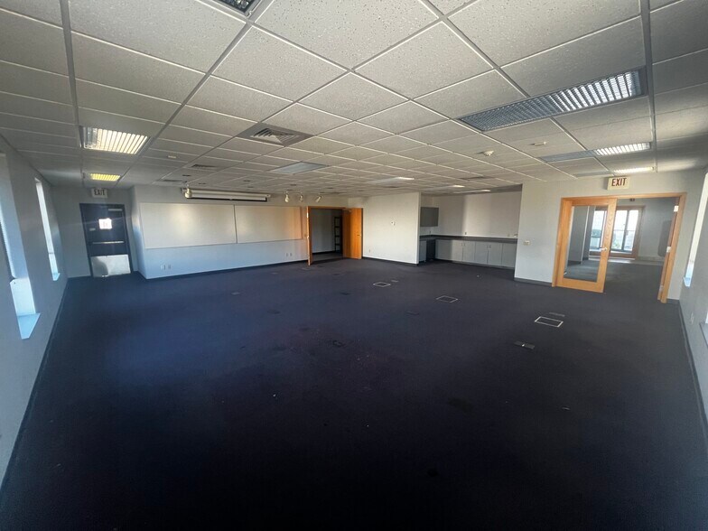 More Photos Of 8888 Hall St, Saint Louis Unknown For Lease