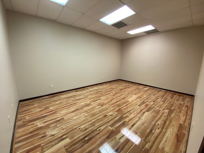 More Photos Of 1040 Wildewood Centre Dr, Columbia Office For Lease