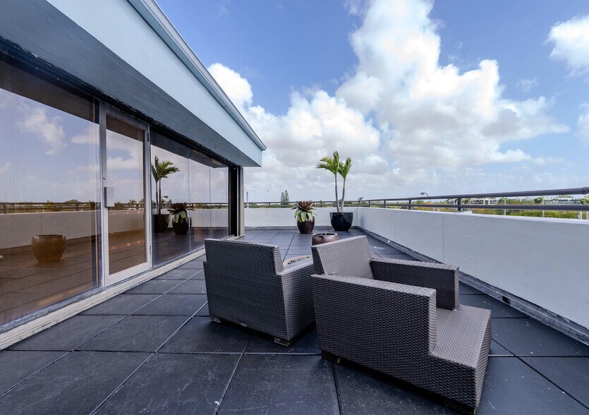 More Photos Of 152 Ne 167th St, Miami Medical For Lease