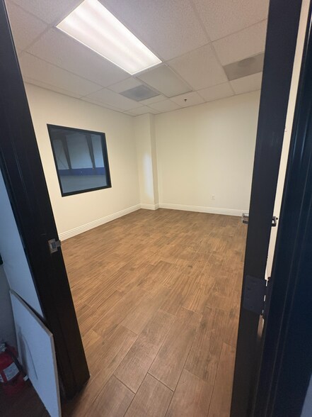 More Photos Of 14662 El Molino St, Fontana Warehouse For Sale