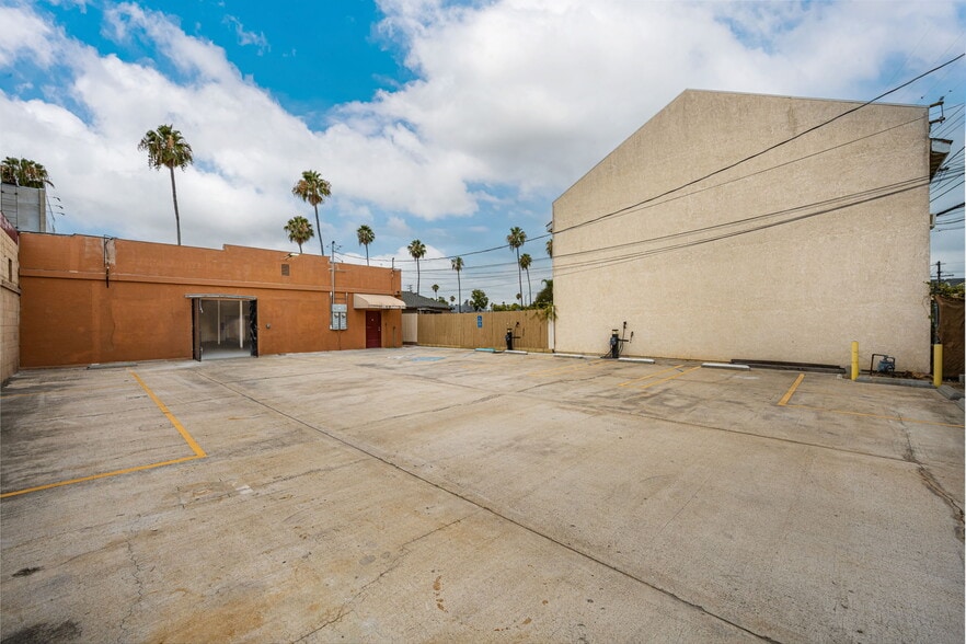 More Photos Of 814-816 N Anaheim Blvd, Anaheim Freestanding For Sale