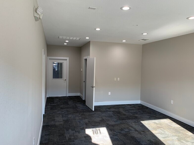 More Photos Of 1922 Choate Pky, Celina Warehouse For Lease