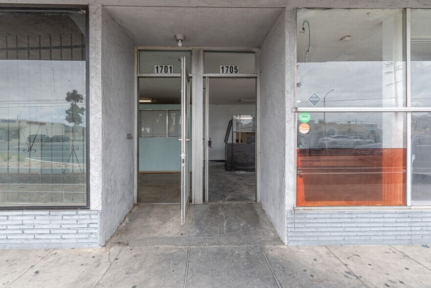 More Photos Of 1701-1709 E Artesia Blvd, Long Beach Storefront For Lease
