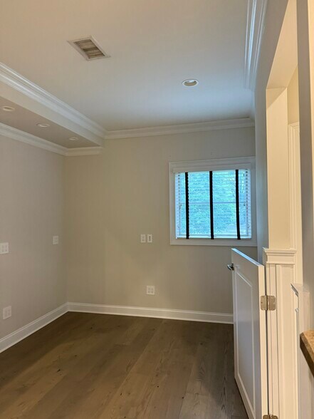 More Photos Of 215 Monmouth Rd, Oakhurst Office For Lease