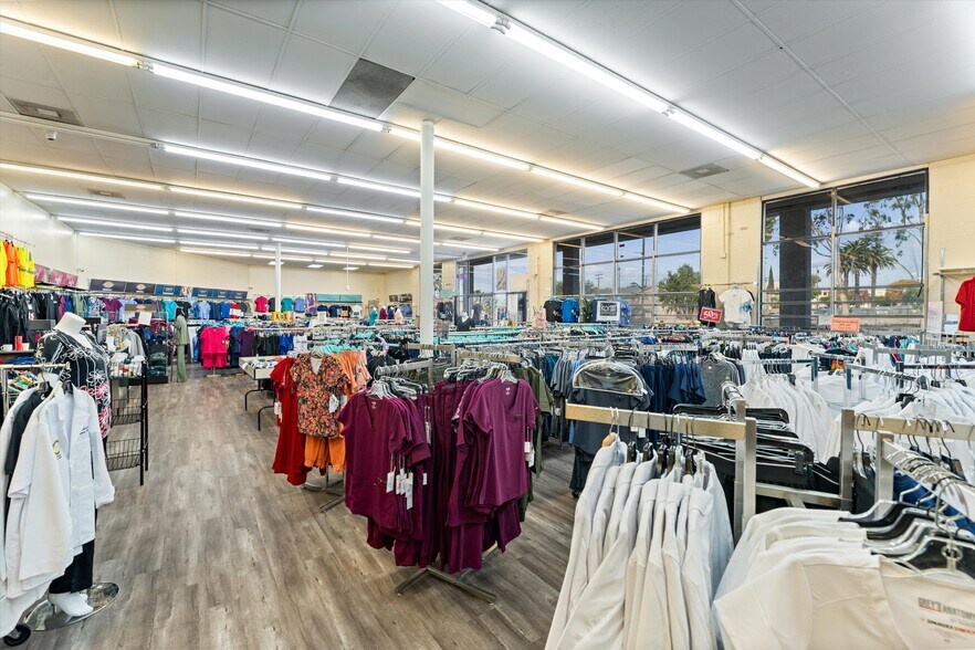 More Photos Of 500 E Willow St, Long Beach General Retail For Sale