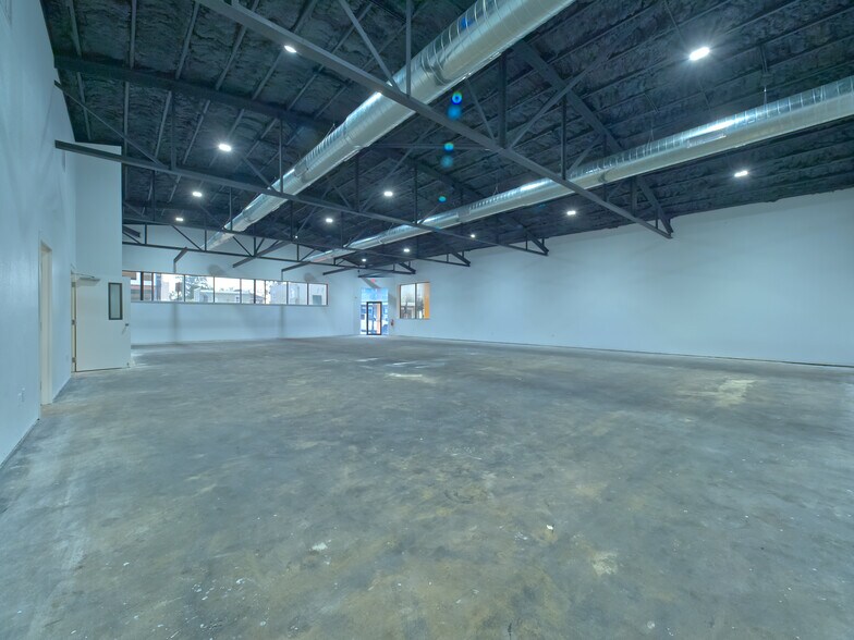 More Photos Of 18 S Main St, Brooksville Office For Lease