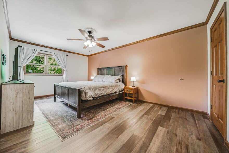 More Photos Of 23095 Buena Vista Rd, Rockbridge Apartments For Sale