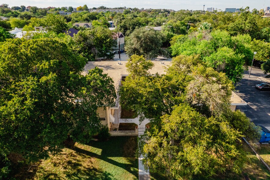 More Photos Of 118 Funston Pl, San Antonio Apartments For Sale