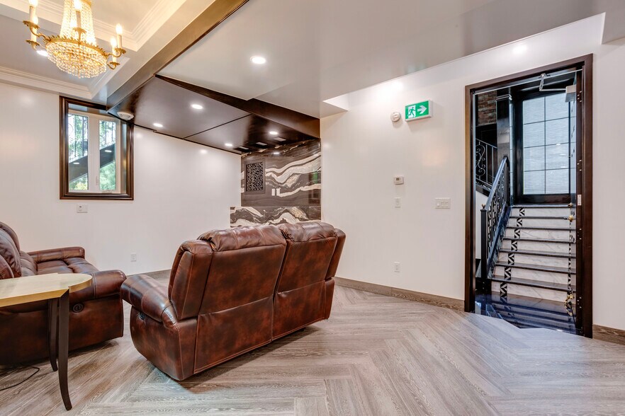 More Photos Of 11833 102 Ave NW, Edmonton Medical For Sale