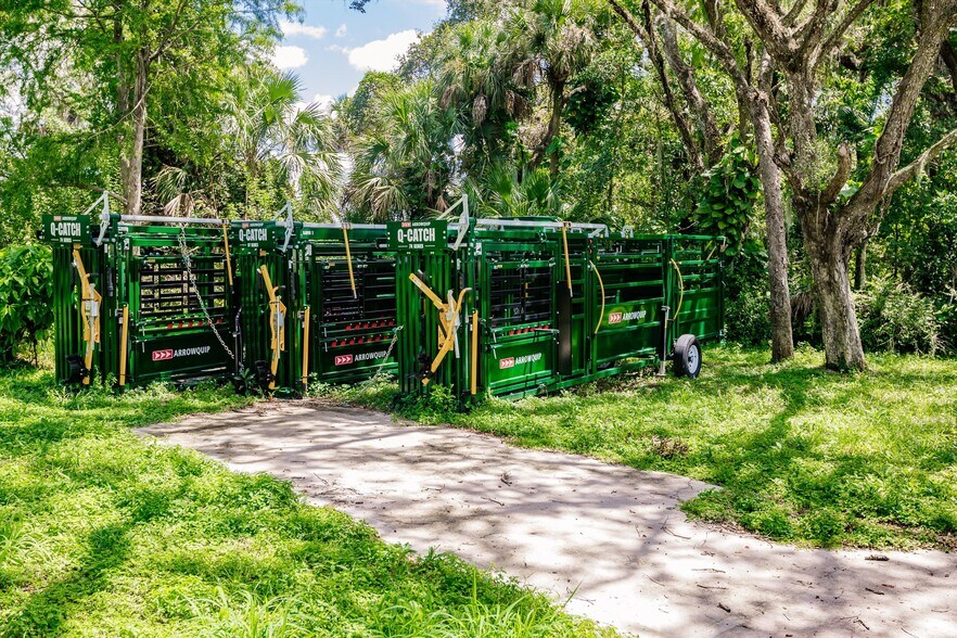 More Photos Of 19431 Palm Beach Blvd, Alva Flex For Lease