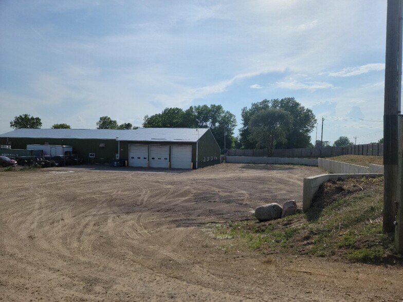 More Photos Of 1315 Maras St S, Shakopee Service For Lease