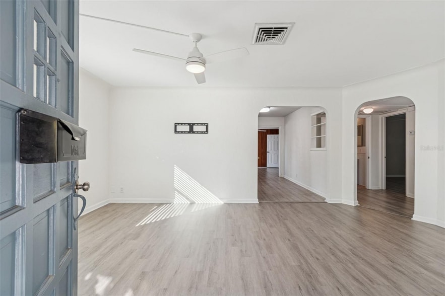 More Photos Of 2900 49th St N, Saint Petersburg Specialty For Sale