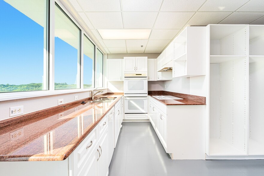 More Photos Of 55 Inlet Harbor Rd, Ponce Inlet Office Residential For Sale