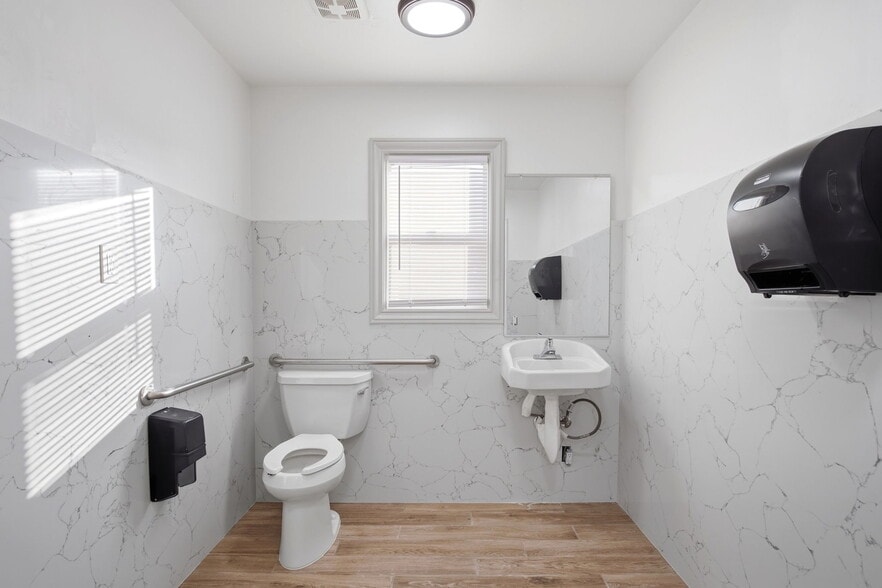 More Photos Of 2250 Colorado Ave, Turlock Healthcare For Sale