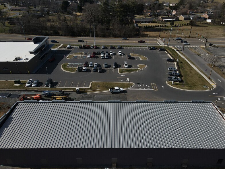 More Photos Of 110 Whitewood Blvd, Johnson City General Retail For Lease