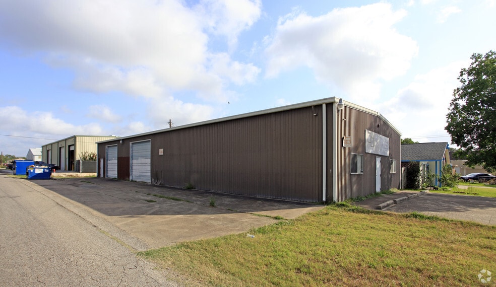 Primary Photo Of 515 Minnesota Ave, South Houston Warehouse For Lease