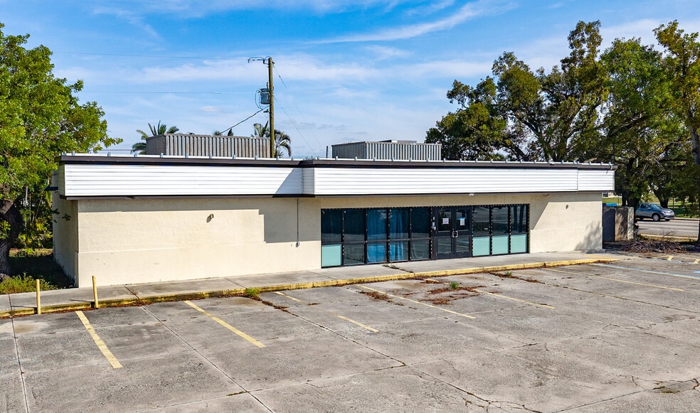 Primary Photo Of 825 Del Prado Blvd S, Cape Coral Convenience Store For Sale