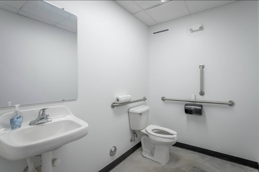 More Photos Of 1409 E 51st St, Chattanooga Warehouse For Sale