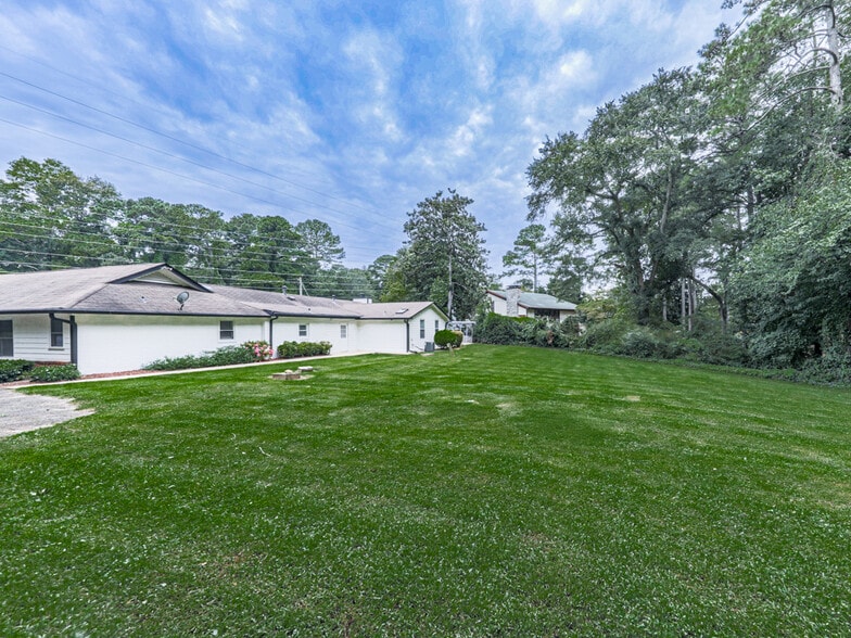 More Photos Of 3605 Shallowford Rd, Marietta Healthcare For Sale