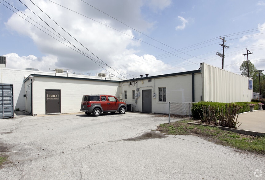 More Photos Of 3636-3638 S Peoria Ave, Tulsa Freestanding For Lease