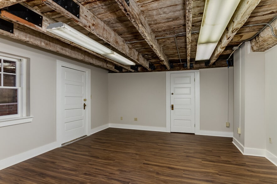 More Photos Of 2606 8th St, Tuscaloosa Office Residential For Sale